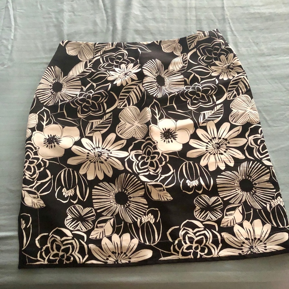 Black and White printed skirt